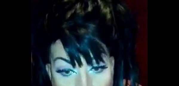 Rica mamada de Travesti